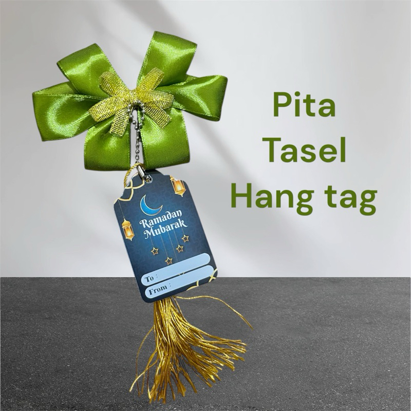 

Pita hampers 1 pcs + hangtag + tasel || pita hampers lebaran || pita lebaran ||pita cantik || READY STOCK SIAP KIRIM || Pita jadi || Pita instan 1 pcs