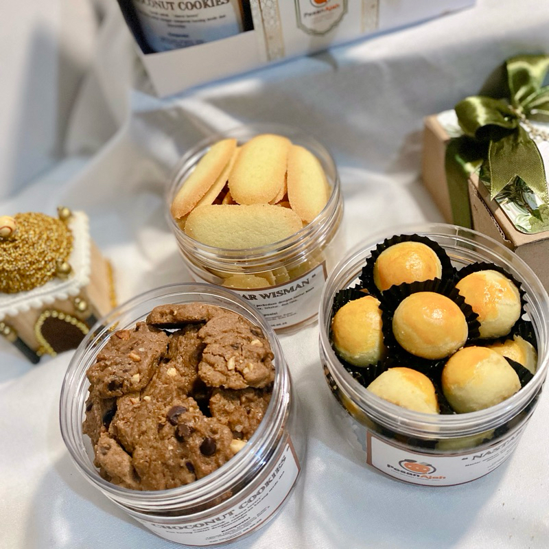 

PESANAJAH HAMPERS COOKIES PREMIUM / NASTAR WISMAN / LIDAH KUCING WISJMAN/ HAMPERS KUE KERING / HAMPERS IDUL FITRI / HAMPERS RAMADHAN JAR 400ML