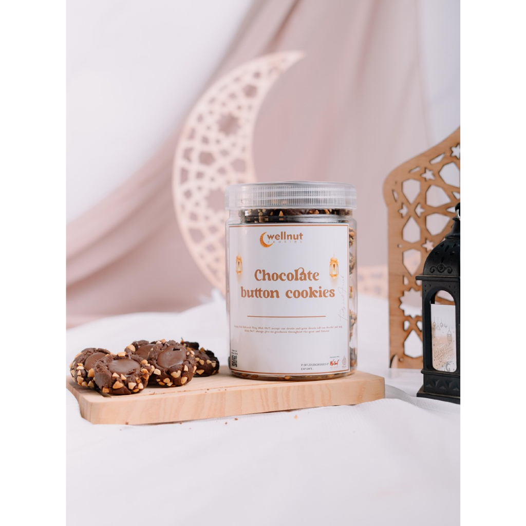 

Wellnut Bakery Kue Kering Lebaran Chocolate Button Cookies Jar