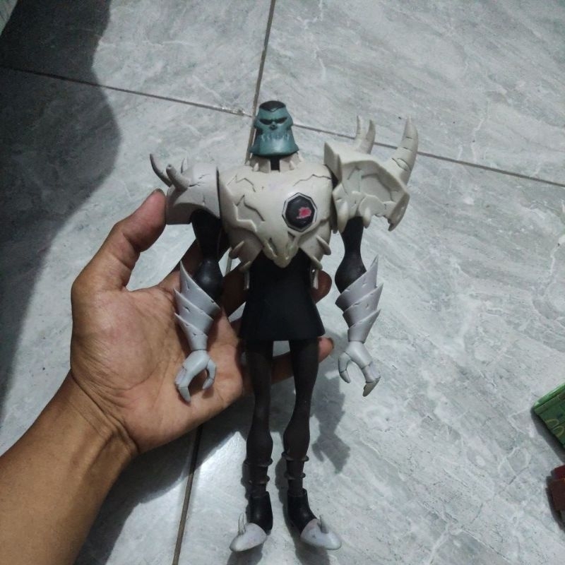 Figure Ben10 Omniverse Tactilien Khyber Ben 10 Titan 30cm