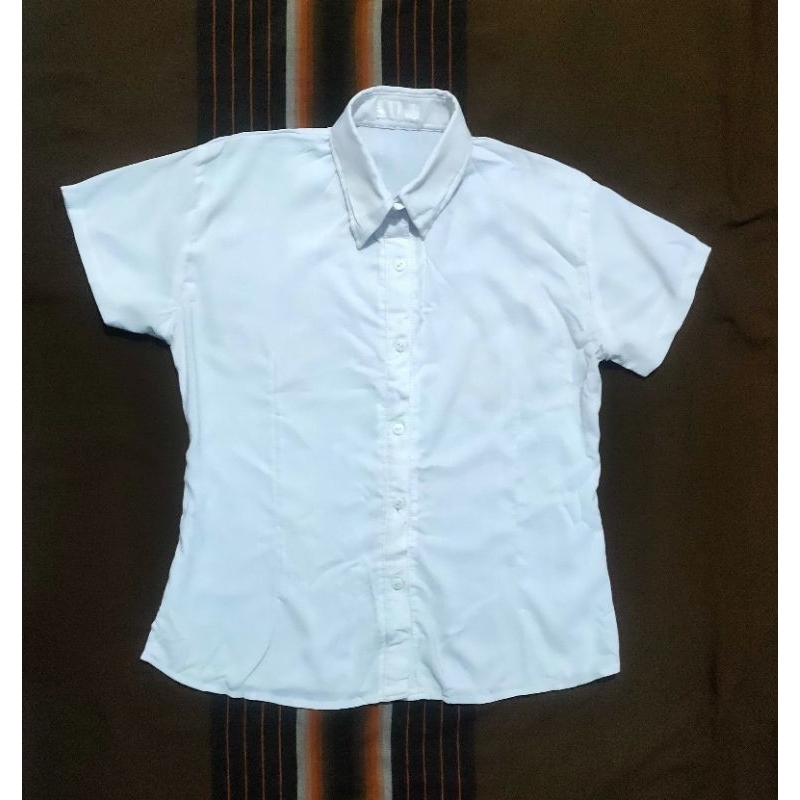 Kemeja Wanita Putih Lengan Pendek