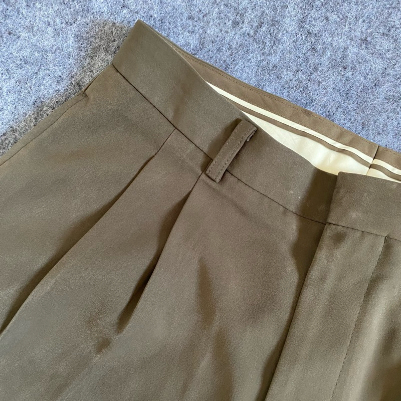 Preloved celana cardinal