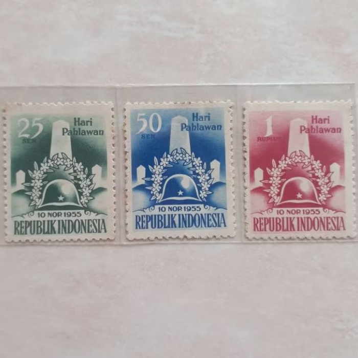 

(A) Perangko Indonesia Hari Pahlawan Tahun 1955 set lengkap - 3pcs