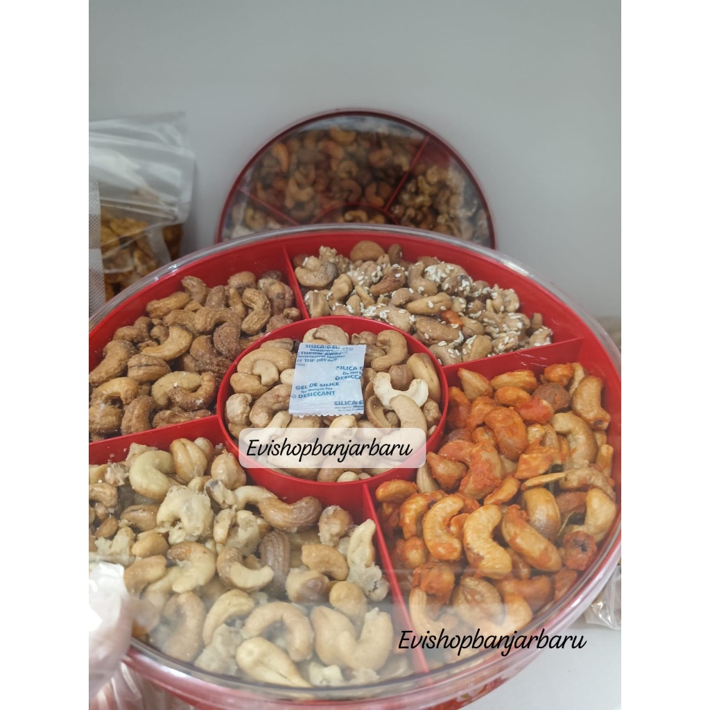 

Kacang Mede rasa_ rasa Tray 5 Rasa Madu Wijen Original Pedas Crispy