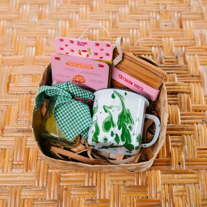 

Hampers Souvenri dan Kado Wedangan Paket Sarah