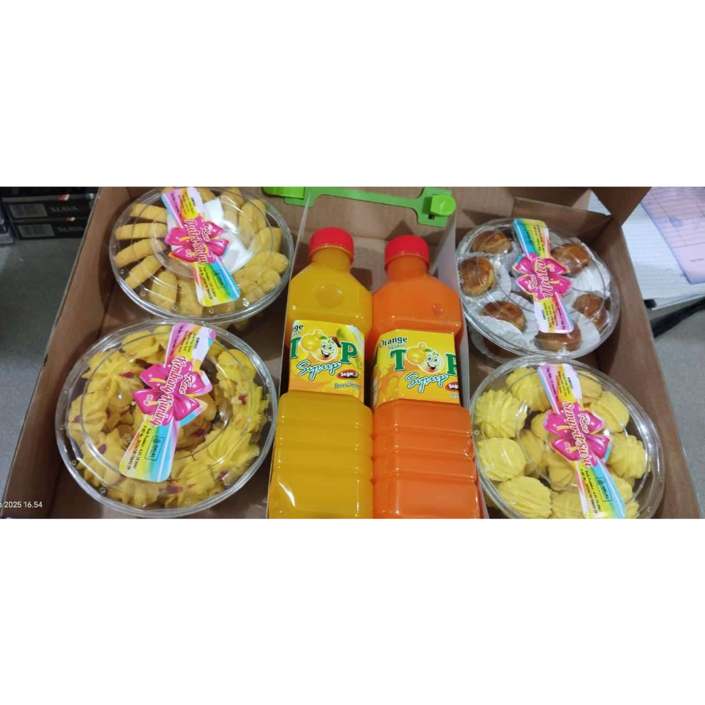 

HAMPERS LEBARAN PARCEL kue kering GIFT BOX EID MUBARAK HAMPERS MURAH LEBARAN IDUL FITRI