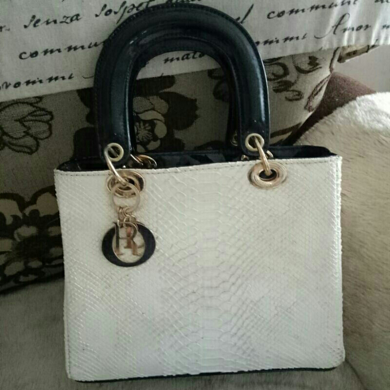 CD Tas Pesta Warna Putih Preloved Premium