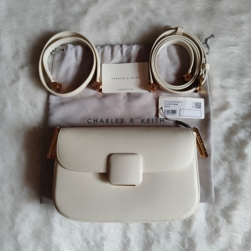 Tas Charles and Keith Koa Square Push Lock Shoulder Bag / Tas Charles & Keith Preloved Original / Ta