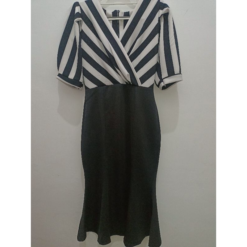 Preloved Dress duyung garis