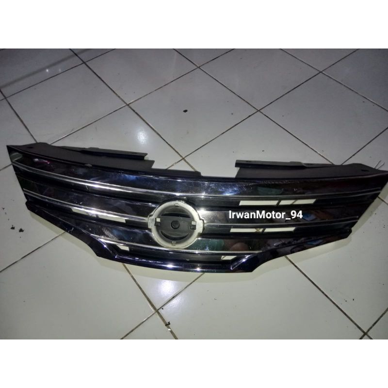 Grill depan Nisaan Livina Hws 2015 2016 2017