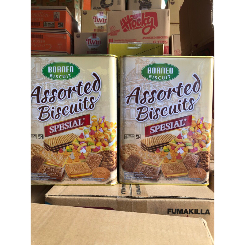 UBM biscuit Assorted Borneo Spesial Kaleng Segi 650 gram