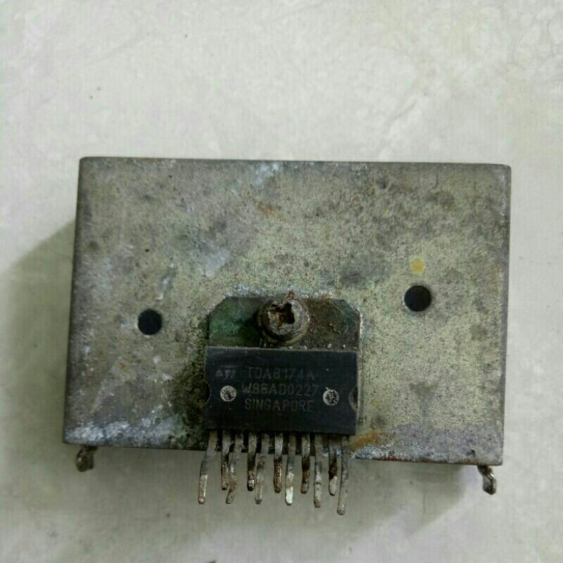 ic TDA8174