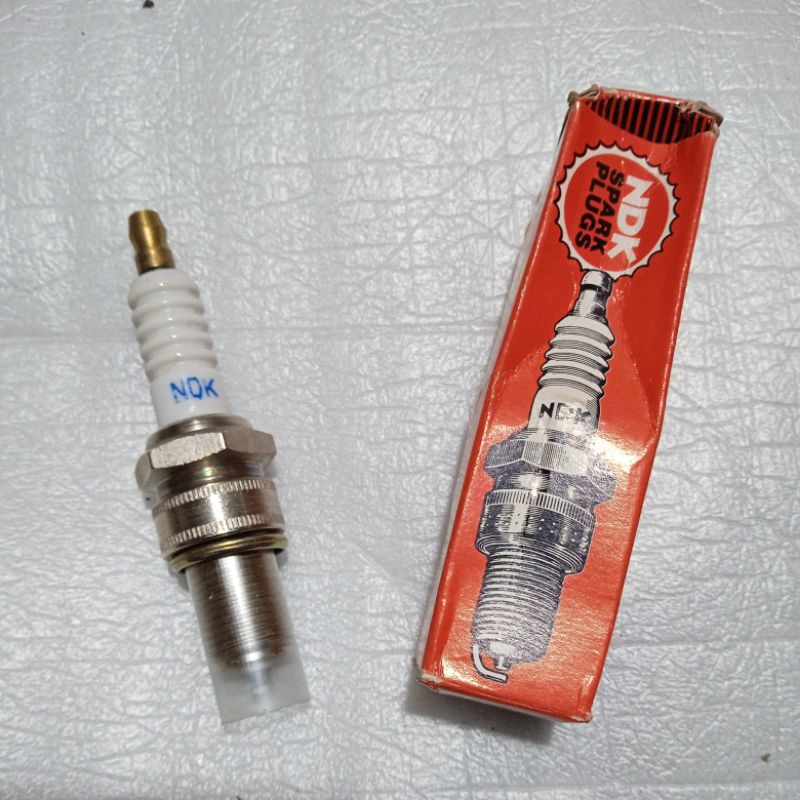 bp6es original NDK spark plug busi mobil  Mitsubishi Eterna, Galant Sigma, dan Nissan March. Busi in