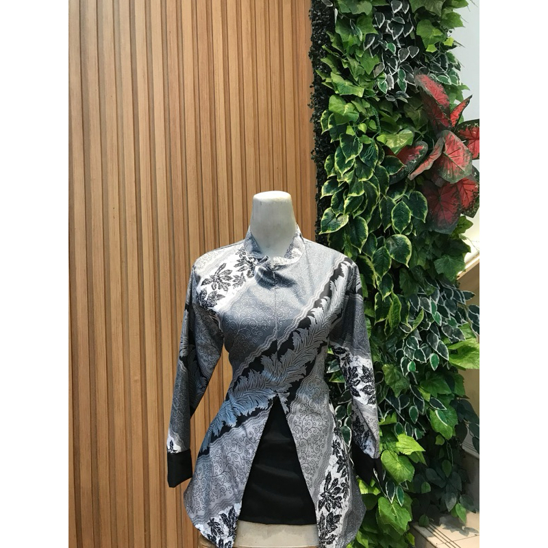 Atasan Batik Model Blouse Wanita Modern