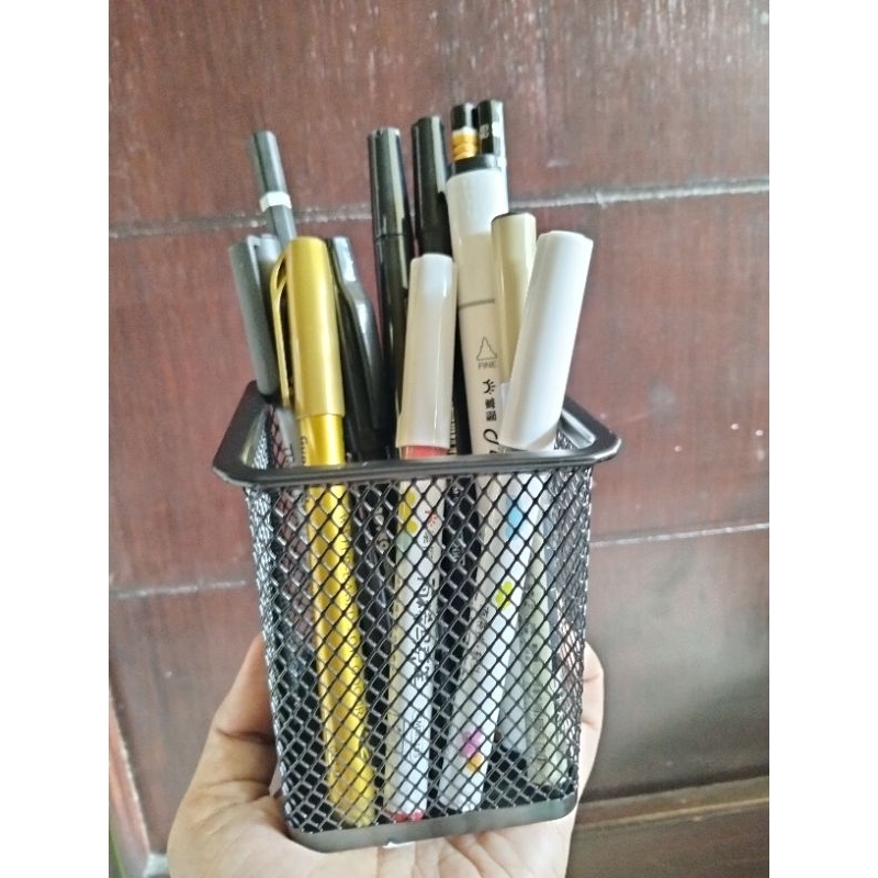 

Tempat pensil peralatan lomba mewarnai