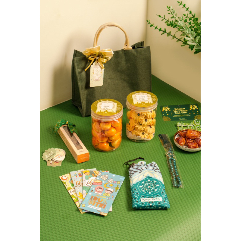

KAREEM HAMPERS