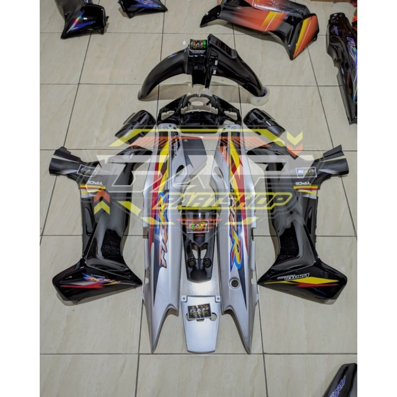 BODY HALUS FIZR FULLSET LIMITED EDITION SPAKBOR DEPAN 125ZR HITAM SILVER FIZR