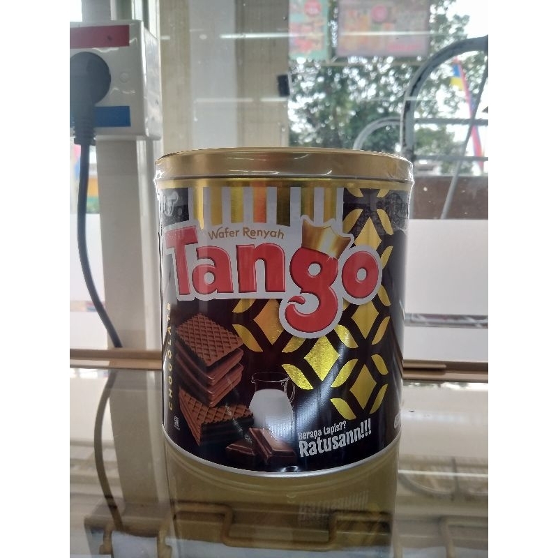 

Tango wafer coklat 270 x 6 kaleng