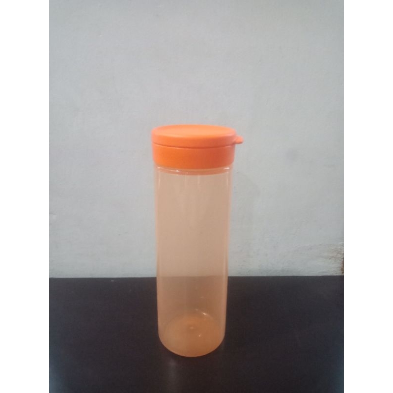 Squeeze me / squeeze it. Tupperware tempat saus 360 ml