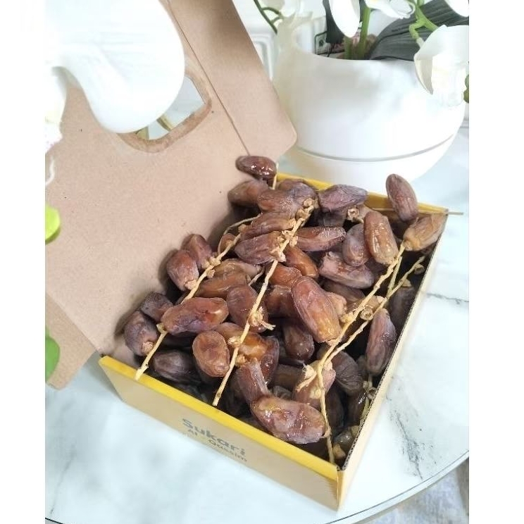 

KURMA TUNISIA TANGKAI 1KG kemasan kotak Sukary
