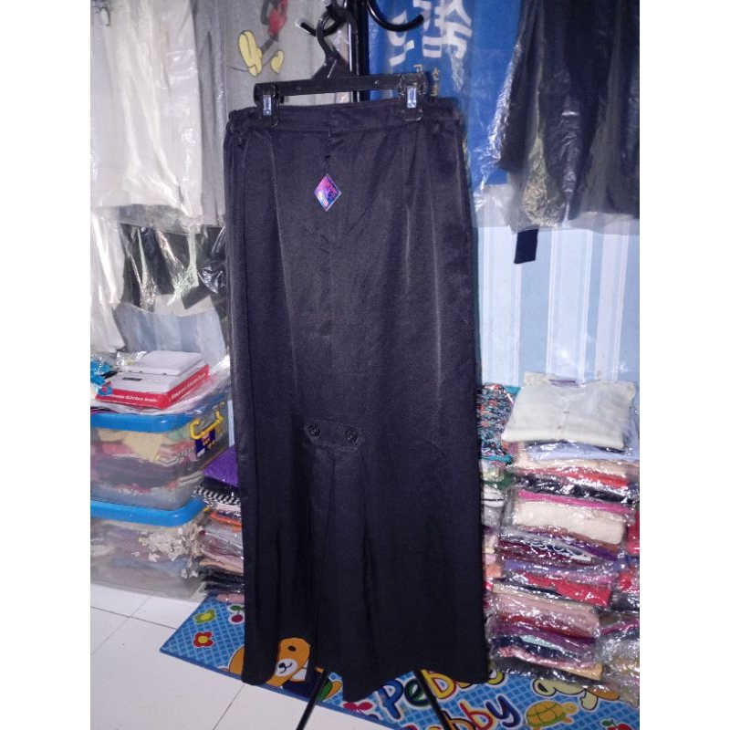 rok panjang hitam sekolah