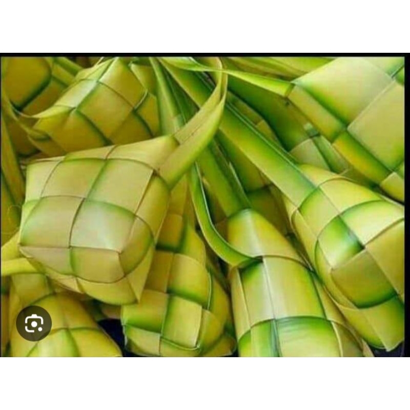 

CANGKANG KETUPAT/KETUPAT LEBARAN/ANYAMAN KETUPAT KOSONG (1IKAT)