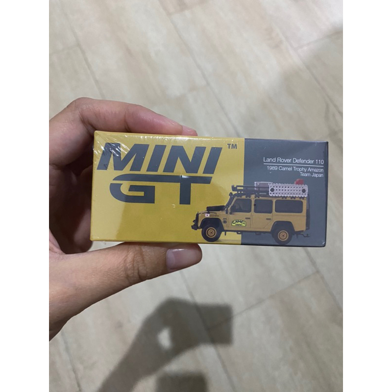 Mini GT Land Rover Defender 110 Camel Team Japan