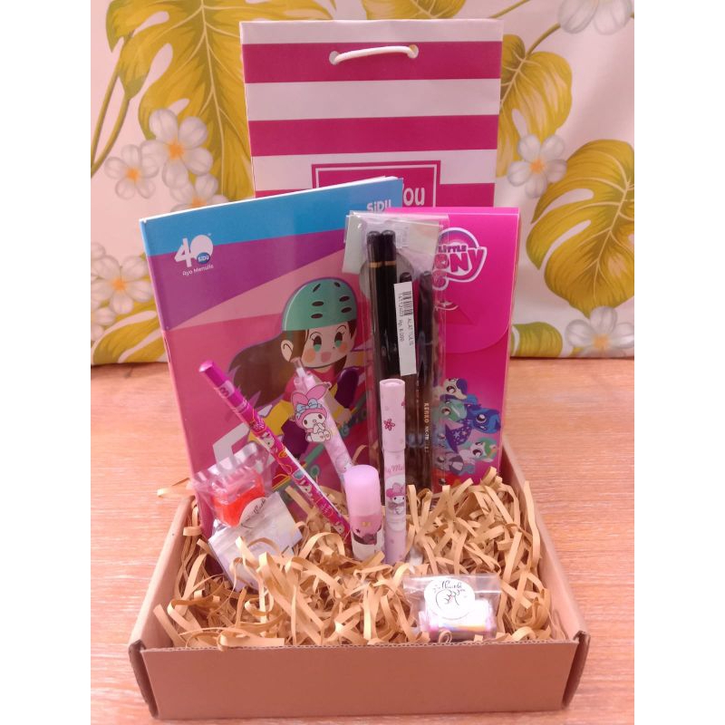 

Hampers anak kategori alat tulis