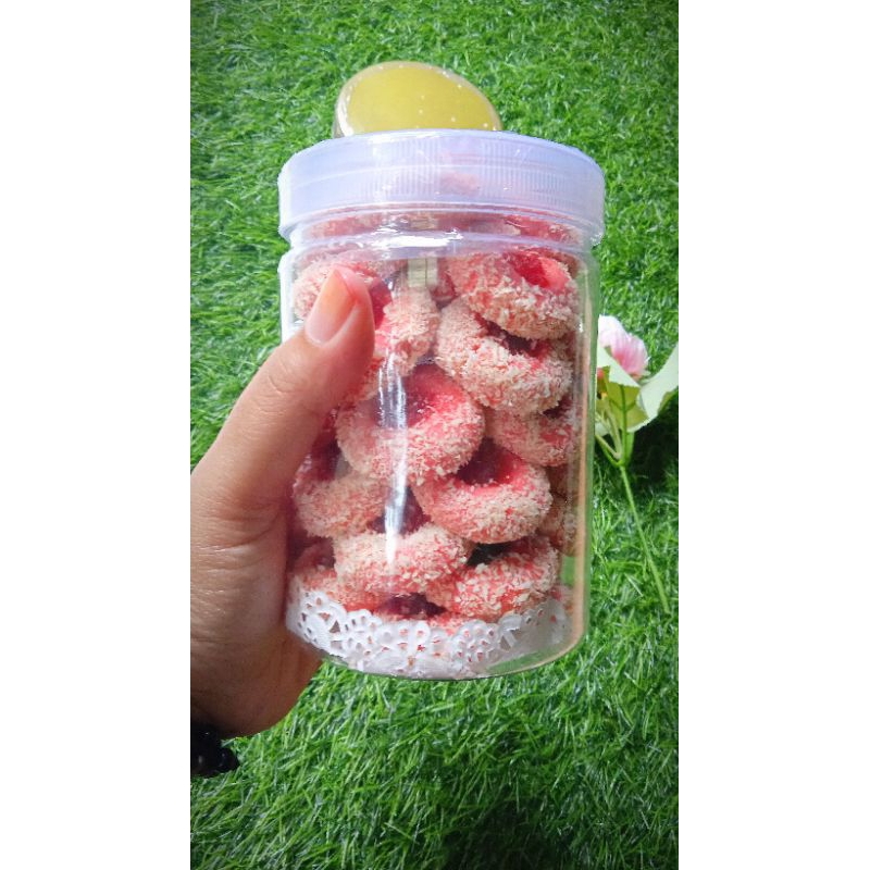 

kue stroberi coconut