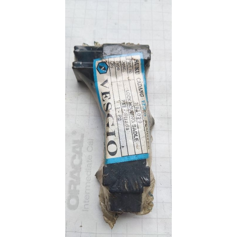 Kunci jok Vespa px strada