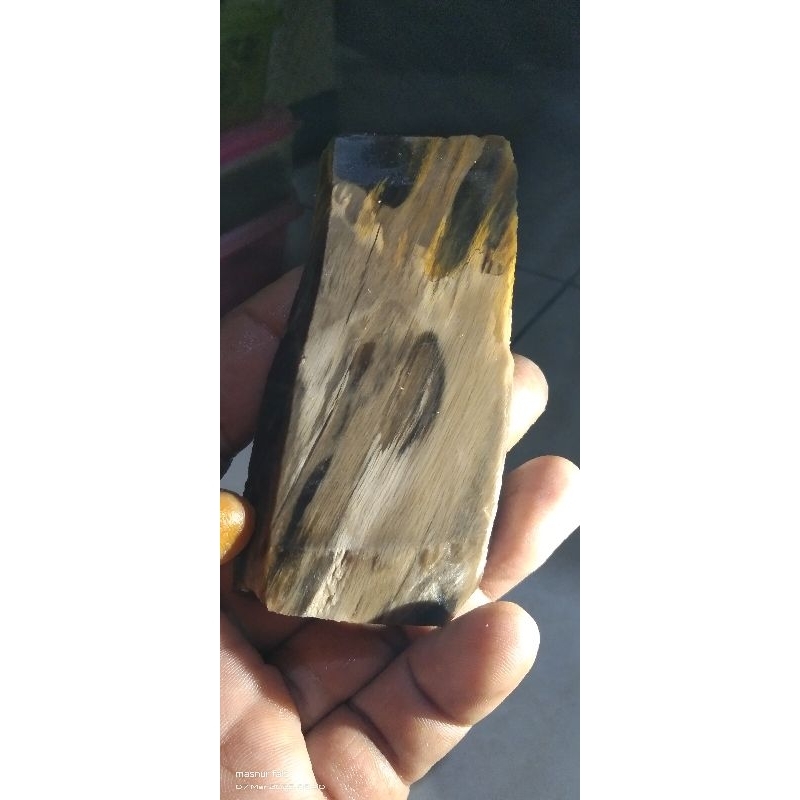 Batu fosil kelor serat emas super crystal