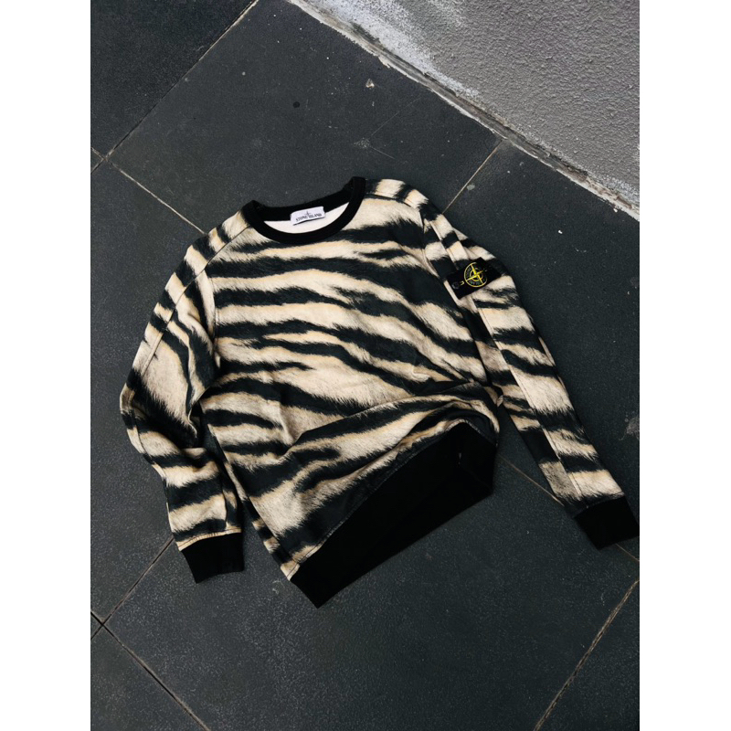 crewneck stone island camo tiger