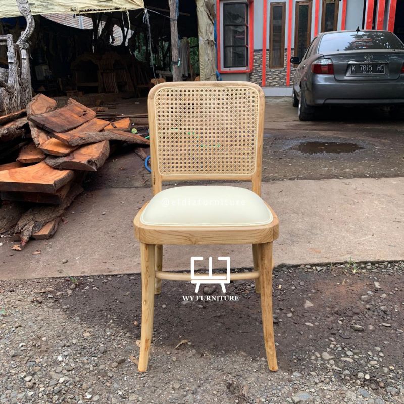 kursi cafe kevin minimalis kayu jati rotan, kursi makan minimalus kayu jati, kursi kevin rotan busa