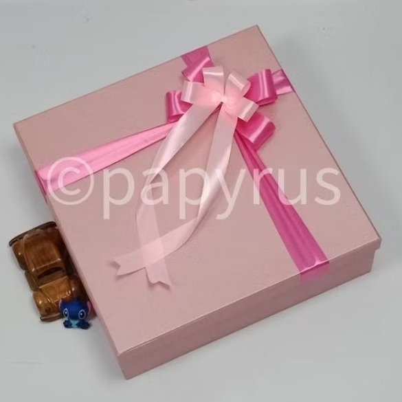 

PAPYRUS 35x35 Tinggi 10cm Kotak Kado Gift Box V1