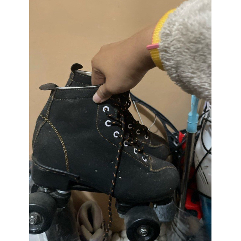 Second [Roller Skate] no 38/39