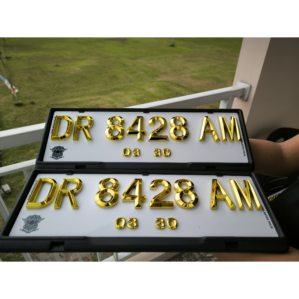 Plat Nomor Mobil Timbul Mewah PUTIH - Lancip Segi 5 Gold FREE COVER