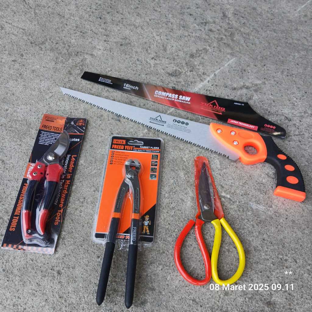 paket alat bonsai 4 in 1 gergaji lancip , catok bonsai , gunting dahan dan gunting ranting