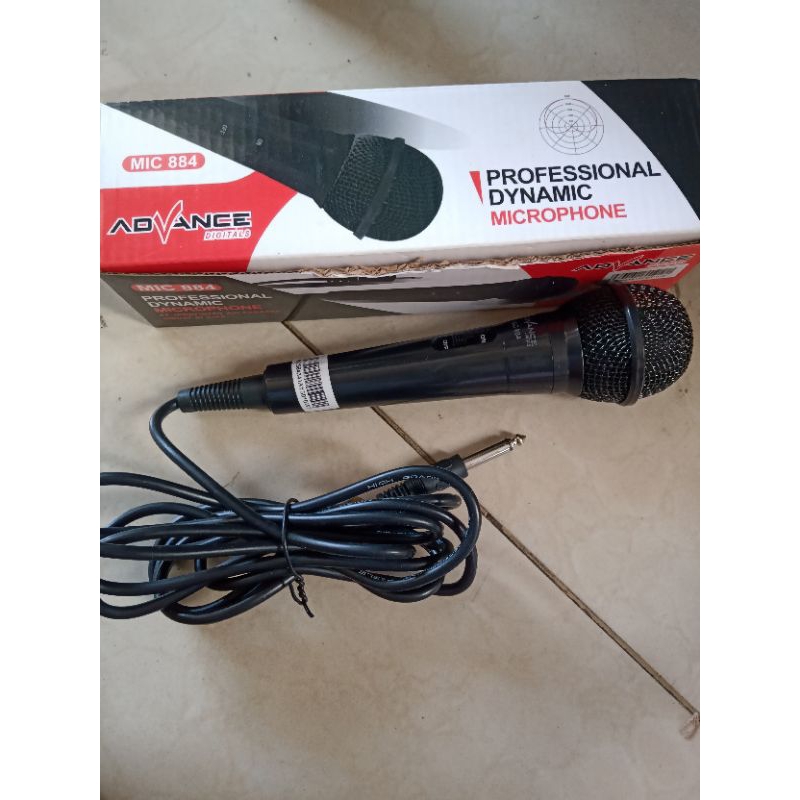 Mic advance 884