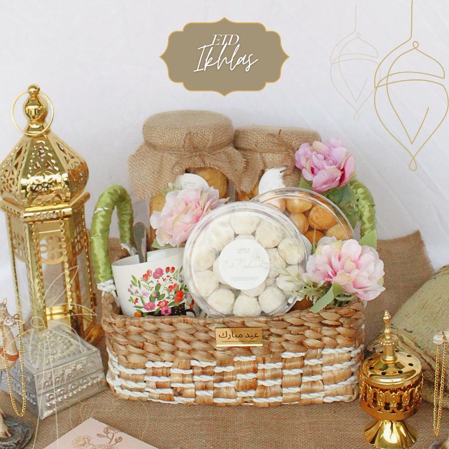 

Hadiah kue kering hampers parsel lebaran cantik by Maxwell Flowers