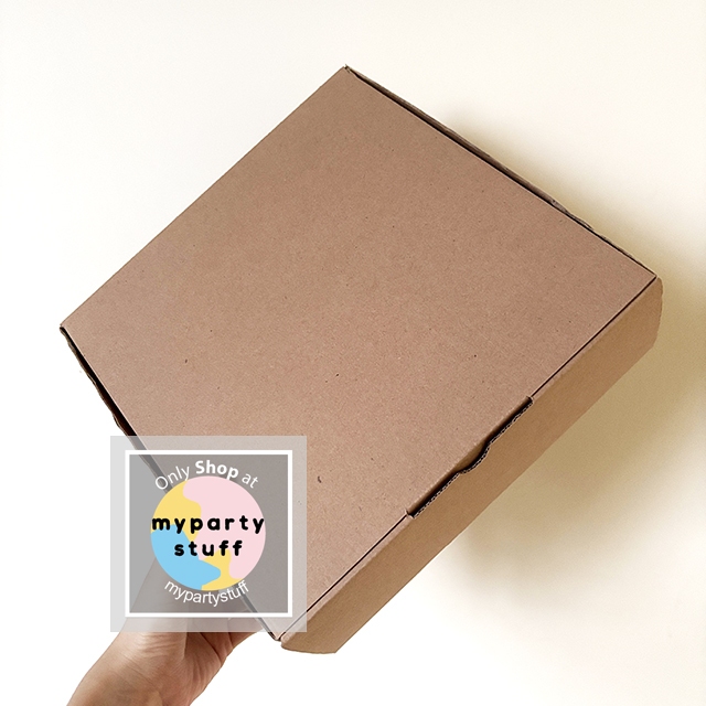 

Box Kardus Karton Die Cut Hampers / Kotak Kado / Gift Box / Packaging Hadiah