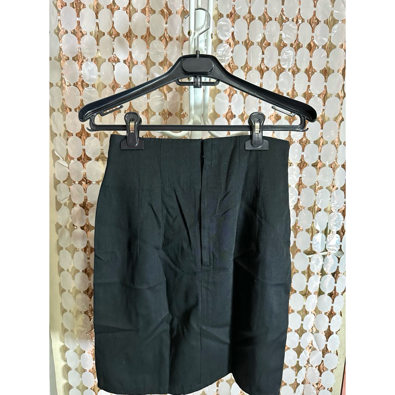 PrelovedRokHitamPolos