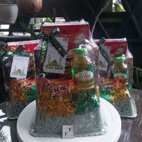 

Parcel & Hamper Snack / Sembako Lebaran di Semarang