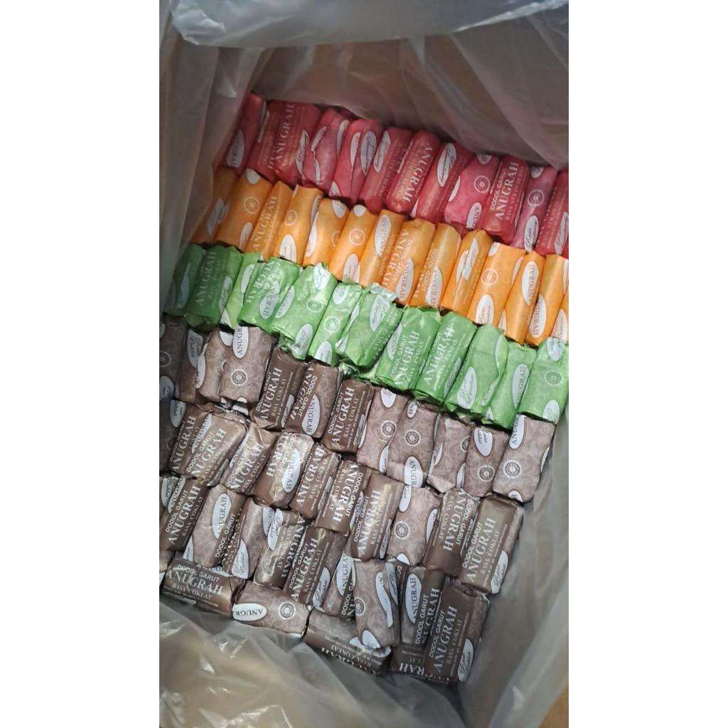 

Dodol Garut ANUGRAH // isi1kg // Oleh Oleh Makanan Khas Garut // Asli Garut !!!