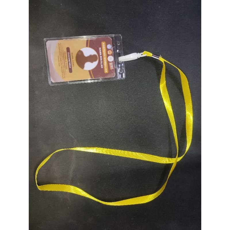 

Paket ID Card PVC dengan wadah dan tali polos