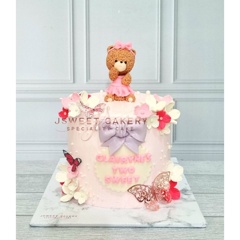 

topper bear / rabbit girl custom fondant