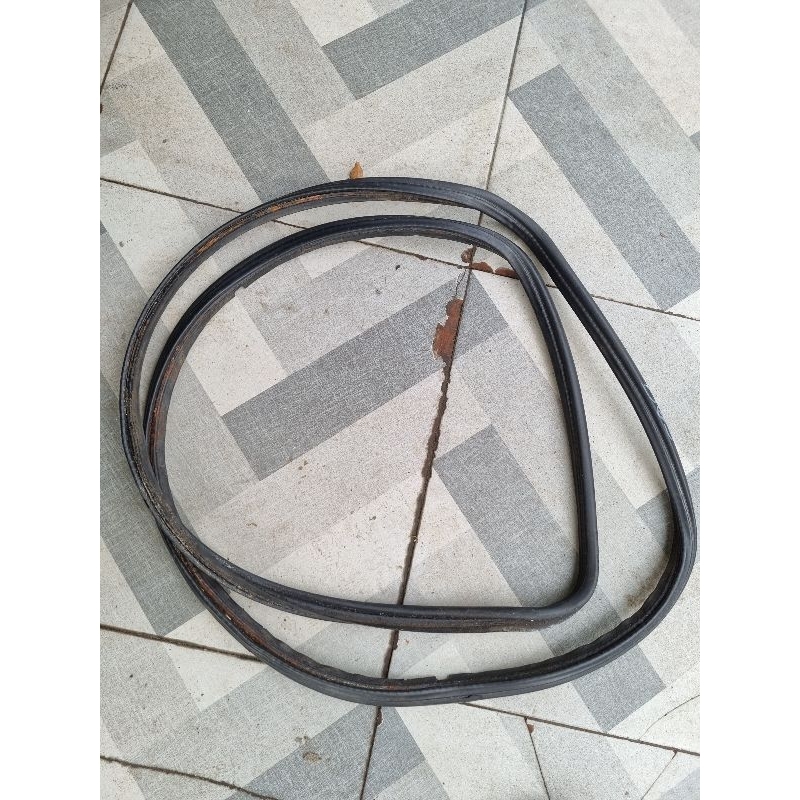 Karet Bagasi Mercedes Benz W124