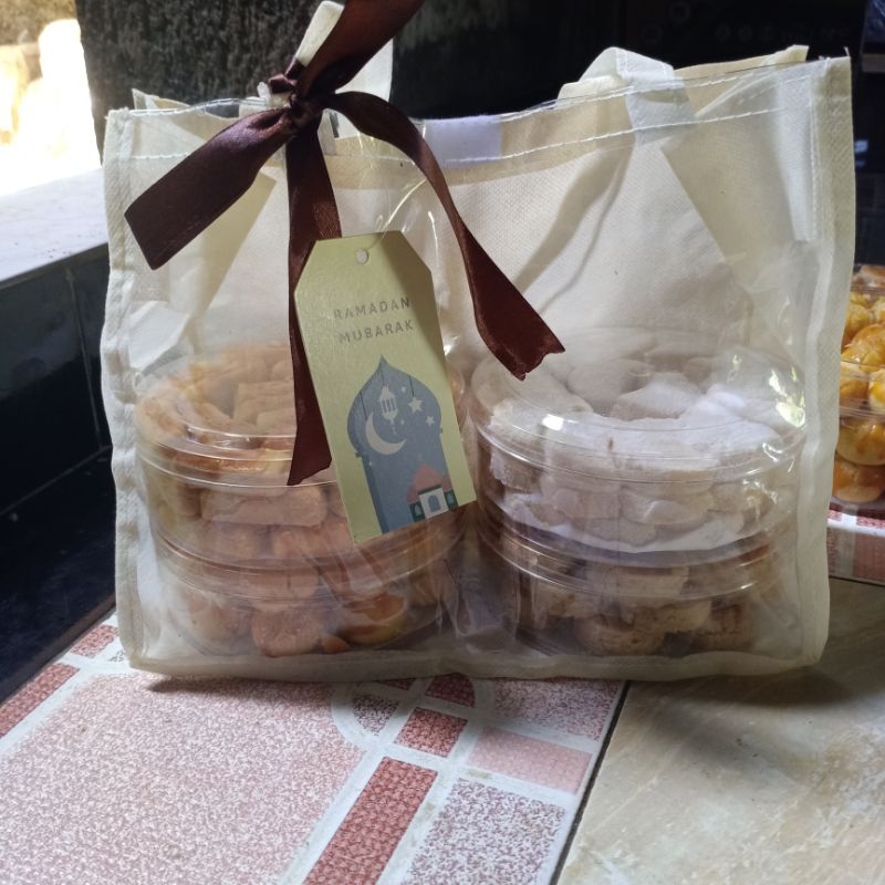 

paket kue lebaran murah