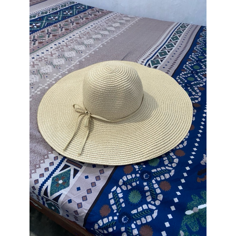 topi pantai preloved