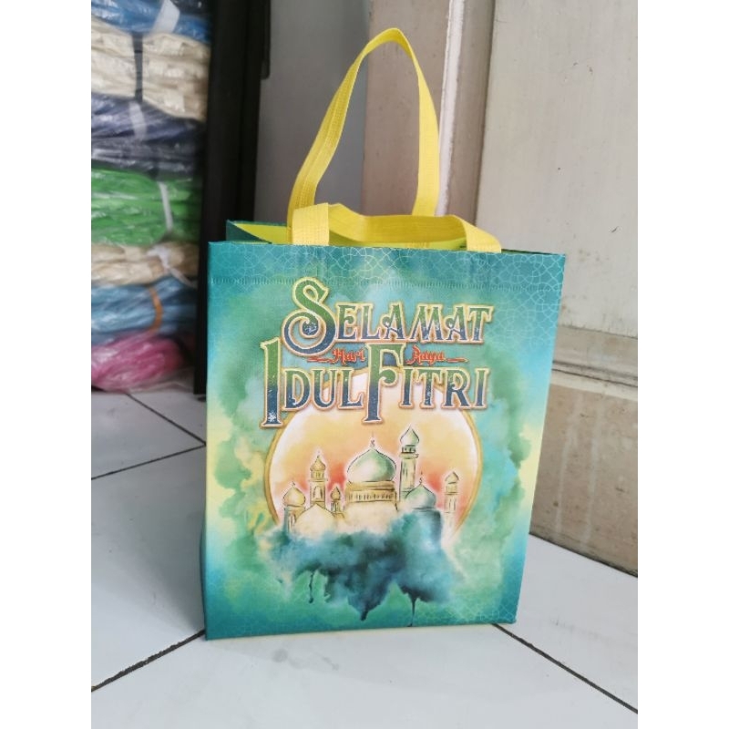 

goodie bag lebaran laminasi 302420