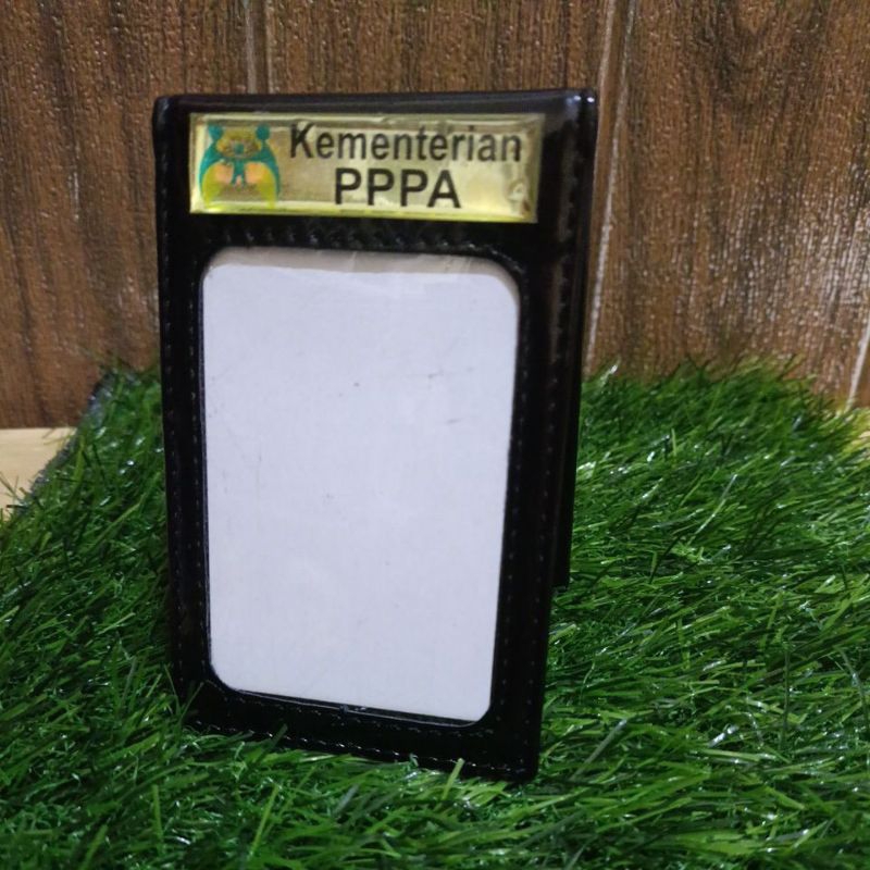 

Dompet id card saku Kementerian PPPA